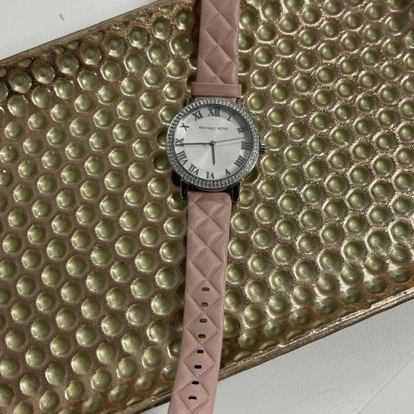 Michael Kors Blush Pink Leather Strap Watch Womens Quartz Crystal Accent - Picture 1 of 1